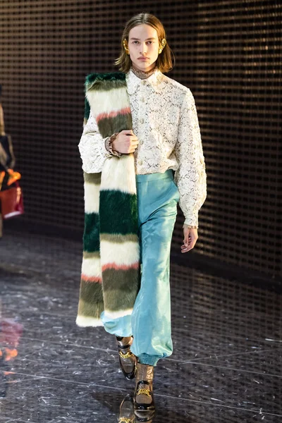 Look 24